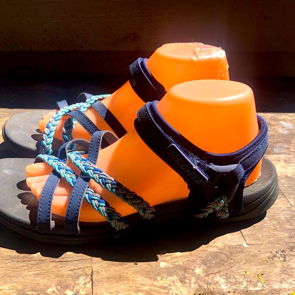 MEGNYA Hiking Adjust Comfortable Women's Blue Black Sport Sandal Size 10